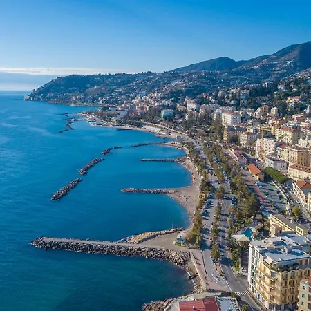 Savoia Vivaldi 0-21 Apartamento Sanremo